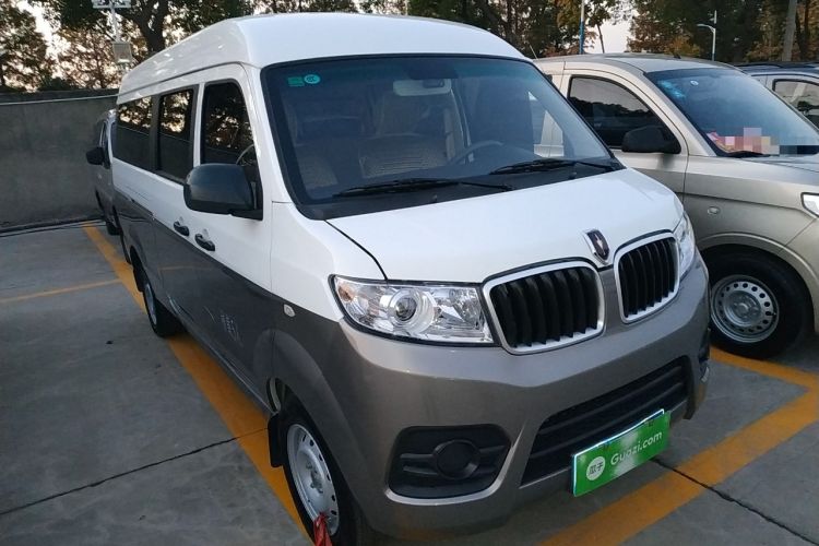 Used Jinbei New Hiace X30L 2023 1.5L Super-Enjoyment Edition Passenger Van 5/6/7-Seater Non-Air-Conditioned Version SWC15M Front Right 45 Deg