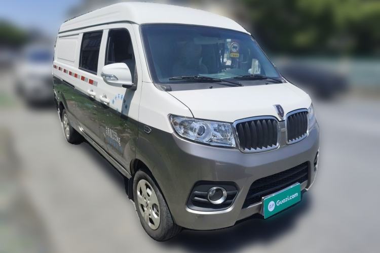 Used Jinbei New Hiace X30L 2023 1.5L Wealth Edition Van 2/5-Seater Air-Conditioned Model SWC15M Front Right 45 Deg