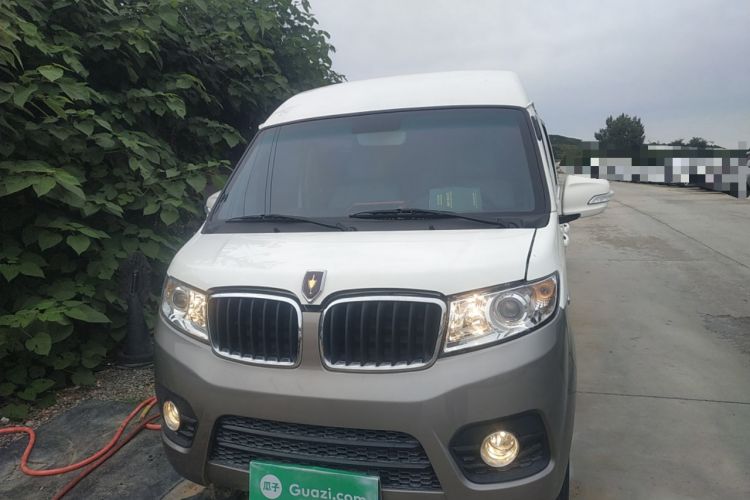 Used Jinbei New Hiace X30L 2023 1.5L Wealth Edition Van 2/5 Seats Non-Air-Conditioned Version SWC15M Front