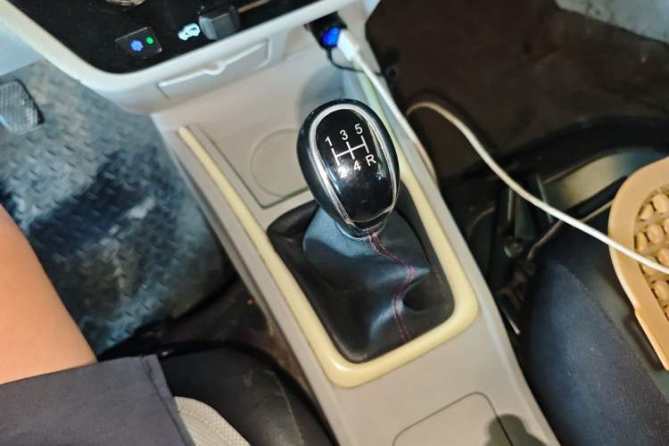 Used Jinbei New Hiace X30L 2023 1.5L Wealth Edition Passenger Van 5/6/7-Seater Central Air Conditioning Version SWC15M Gear Lever