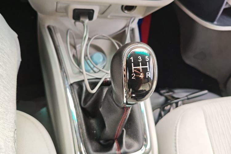 Used Jinbei New Hiace X30L 2023 1.5L Wealth Edition Van 2/5-Seater Air-Conditioned Model SWC15M Gear Lever