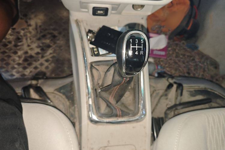 Used Jinbei New Hiace X30L 2023 1.5L Wealth Edition Van 2/5-Seater Air-Conditioned Model SWC15M Gear Lever