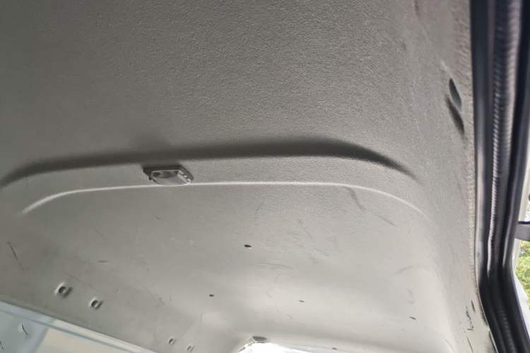Used Jinbei New Hiace X30L 2023 1.5L Wealth Edition Van 2/5-Seater Air-Conditioned Model SWC15M Headliner