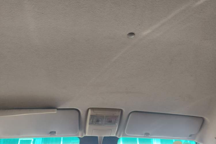 Used Jinbei New Hiace X30L 2023 1.5L Wealth Edition Van 2/5 Seats Non-Air-Conditioned Version SWC15M Headliner