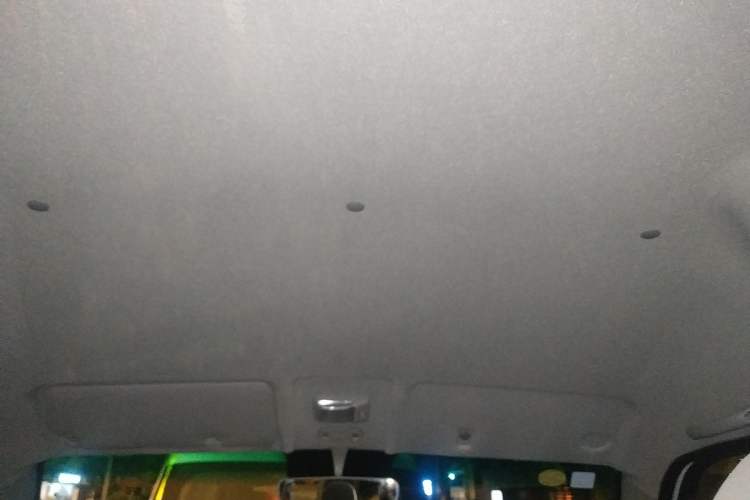 Used Jinbei New Hiace X30L 2023 1.5L Wealth Edition Passenger Vehicle 5/6/7-Seater Non-Air-Conditioned Version SWC15M Headliner