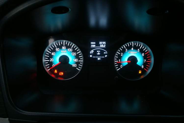 Used Jinbei New Hiace X30L 2023 1.5L Super-Enjoyment Edition Passenger Van 5/6/7-Seater Non-Air-Conditioned Version SWC15M Instrument Cluster