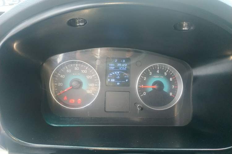 Used Jinbei New Hiace X30L 2023 1.5L Wealth Edition Van 2/5 Seats Non-Air-Conditioned Version SWC15M Instrument Cluster