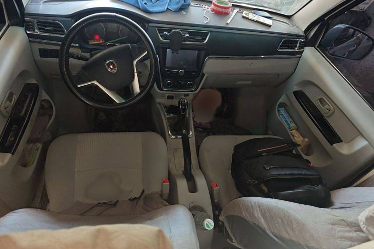 Used Jinbei New Hiace X30L 2023 1.5L Wealth Edition Van 2/5-Seater Air-Conditioned Model SWC15M Interior 2