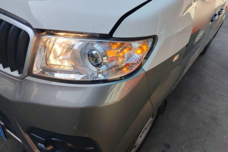 Used Jinbei New Hiace X30L 2023 1.5L Super Enjoyment Van 2/5 Seats Non-Air-Conditioned Version SWC15M Left Front Headlight