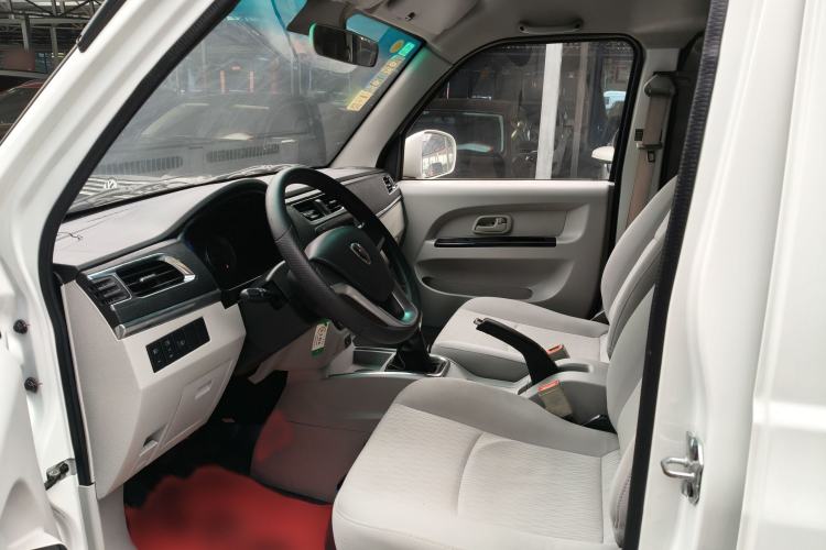 Used Jinbei New Hiace X30L 2023 1.5L Wealth Edition Van 2/5-Seater Air-Conditioned Model SWC15M Left Front Seat