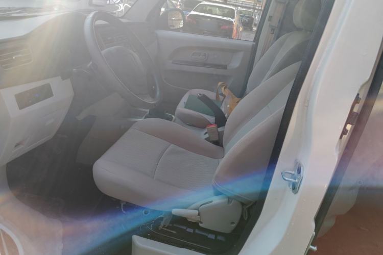 Used Jinbei New Hiace X30L 2023 1.5L Super Enjoyment Van 2/5 Seats Non-Air-Conditioned Version SWC15M Left Front Seat