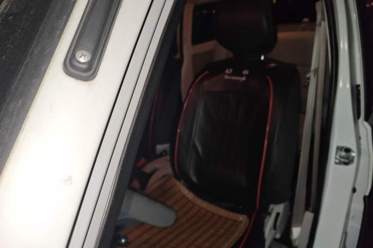 Used Jinbei New Hiace X30L 2023 1.5L Super-Enjoyment Edition Passenger Van 5/6/7-Seater Non-Air-Conditioned Version SWC15M Left Front Seat
