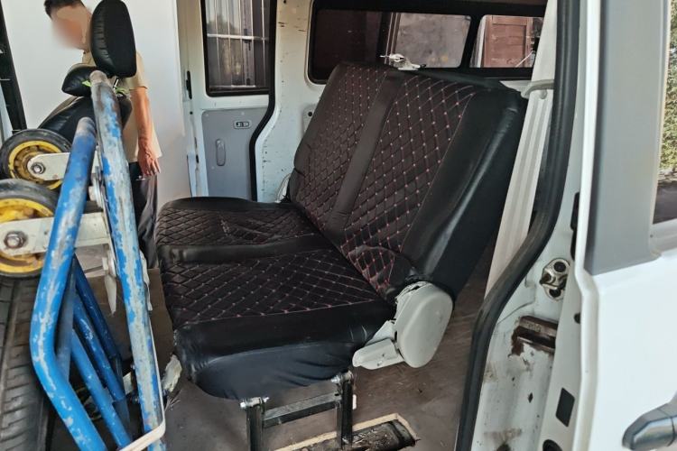 Used Jinbei New Hiace X30L 2023 1.5L Wealth Edition Passenger Van 5/6/7-Seater Central Air Conditioning Version SWC15M Left Rear Seat