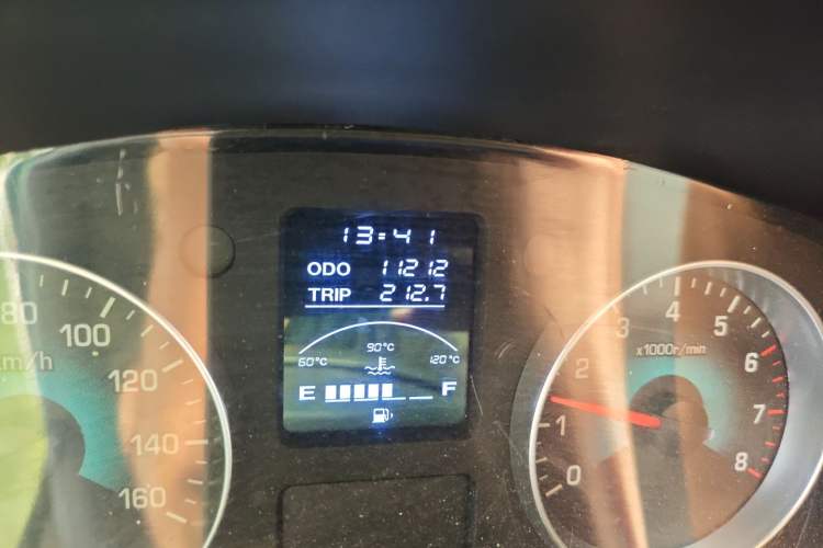 Used Jinbei New Hiace X30L 2023 1.5L Wealth Edition Van 2/5-Seater Air-Conditioned Model SWC15M Odometer Close Up