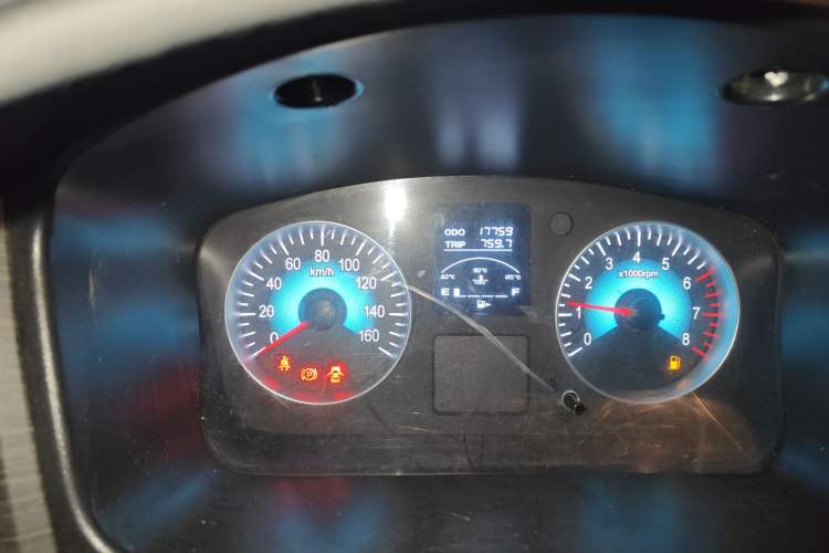 Used Jinbei New Hiace X30L 2023 1.5L Super-Enjoyment Edition Passenger Van 5/6/7-Seater Non-Air-Conditioned Version SWC15M Odometer Close Up