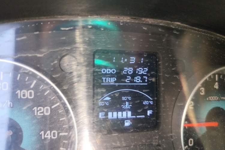 Used Jinbei New Hiace X30L 2023 1.5L Wealth Edition Van 2/5-Seater Air-Conditioned Model SWC15M Odometer Close Up