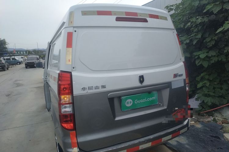 Used Jinbei New Hiace X30L 2023 1.5L Wealth Edition Van 2/5 Seats Non-Air-Conditioned Version SWC15M Rear