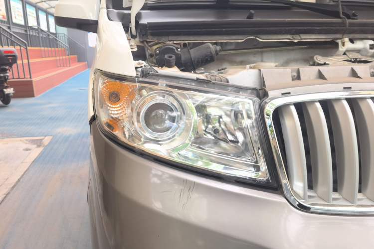 Used Jinbei New Hiace X30L  Right Front Headlight