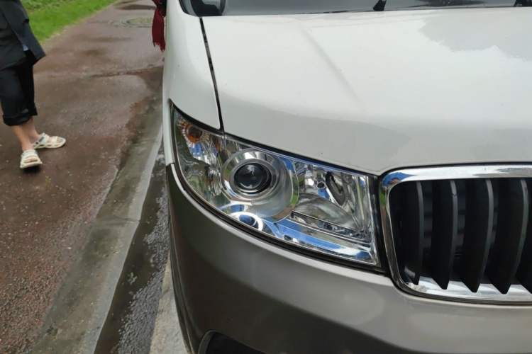 Used Jinbei New Hiace X30L  Right Front Headlight