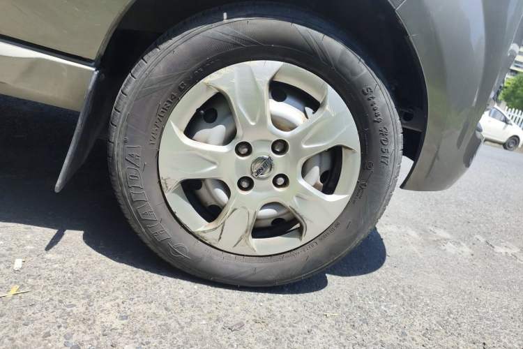 Used Jinbei New Hiace X30L 2023 1.5L Wealth Edition Van 2/5-Seater Air-Conditioned Model SWC15M Right Front Wheel Hub