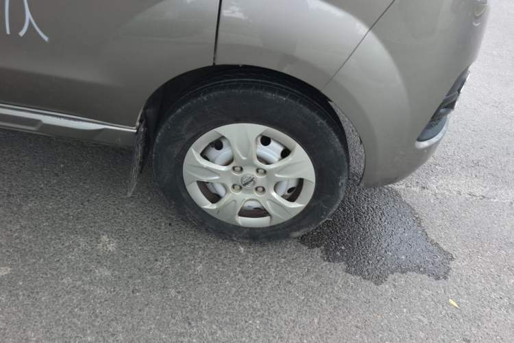 Used Jinbei New Hiace X30L 2023 1.5L Wealth Edition Passenger Van 5/6/7-Seater Central Air Conditioning Version SWC15M Right Front Wheel Hub