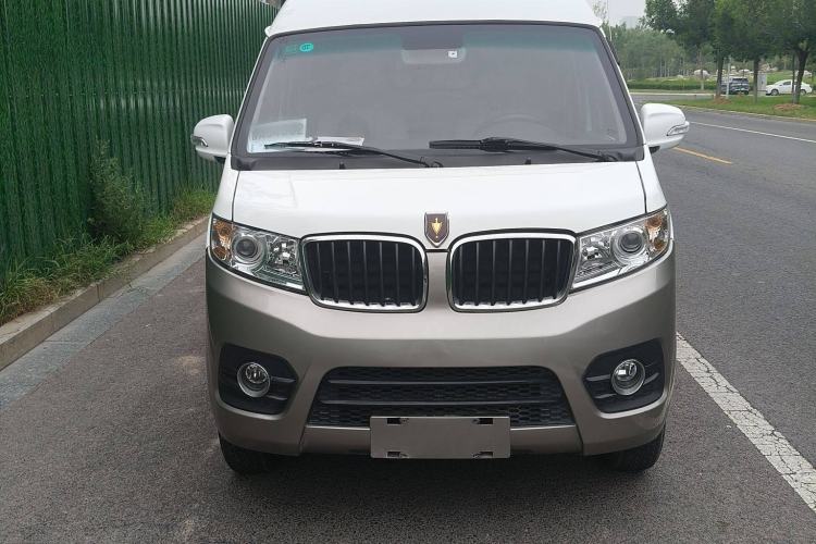 Used Jinbei New Hiace X30L 2023 1.5L Wealth Edition Van 2/5-Seater Air-Conditioned Model SWC15M Roof