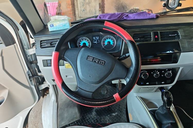 Used Jinbei New Hiace X30L 2023 1.5L Wealth Edition Passenger Van 5/6/7-Seater Central Air Conditioning Version SWC15M Steering Wheel