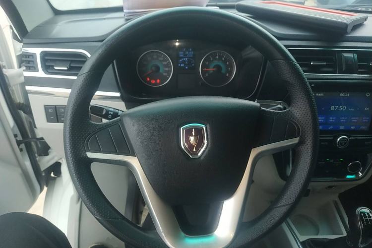 Used Jinbei New Hiace X30L 2023 1.5L Wealth Edition Van 2/5 Seats Non-Air-Conditioned Version SWC15M Steering Wheel