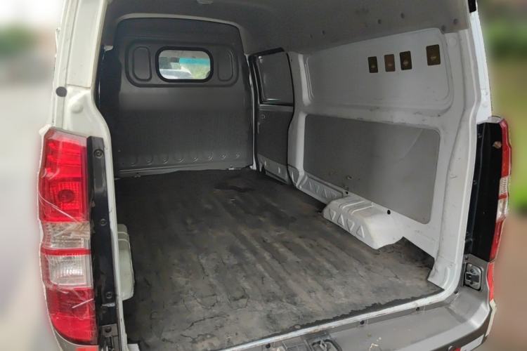 Used Jinbei New Hiace X30L  Trunk