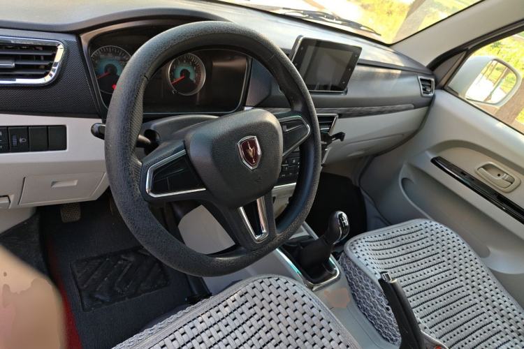 Used Jinbei New Hiace X30L 2024 Wealth Edition Van 2/5 Seats Center Console
