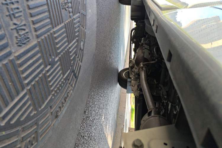 Used Jinbei New Hiace X30L 2024 Wealth Edition Van 2/5 Seats Chassis Rear Left