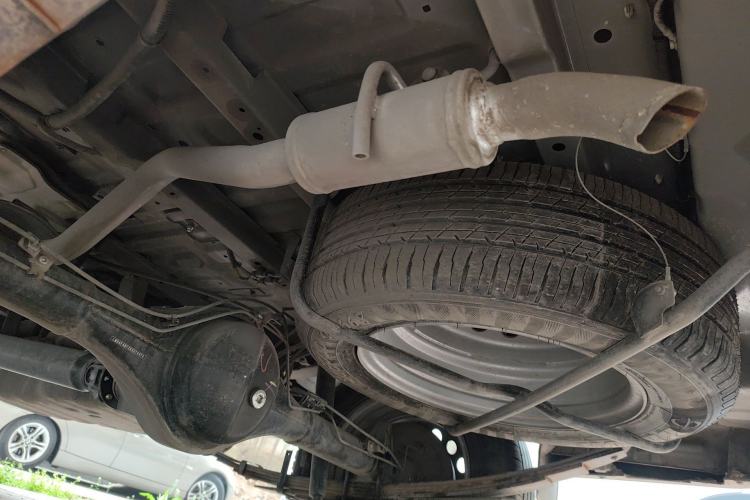 Used Jinbei New Hiace X30L 2024 Wealth Edition Passenger Vehicle 5/6/7 Seater Chassis Rear Left