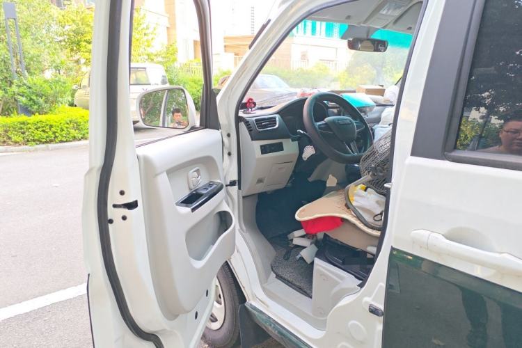 Used Jinbei New Hiace X30L 2024 Wealth Edition Passenger Vehicle 5/6/7 Seater Driver Seat