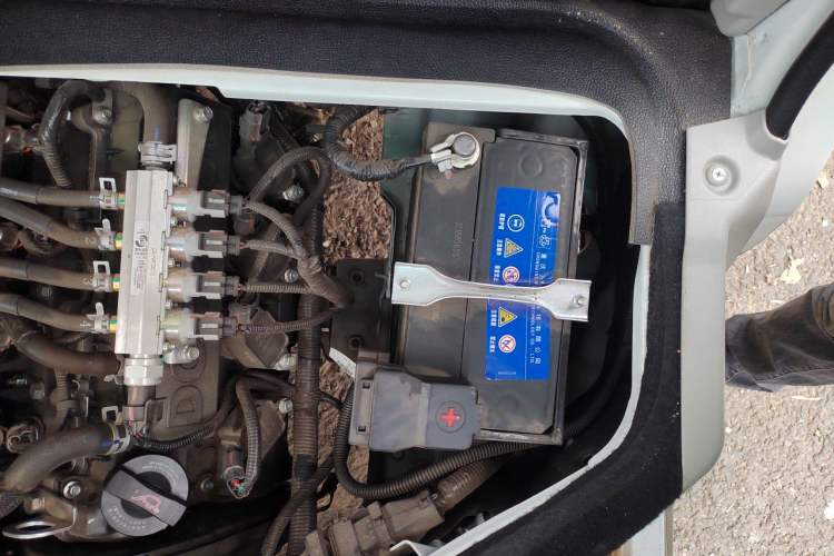 Used Jinbei New Hiace X30L 2024 Wealth Edition Passenger Van 5/6/7 Seater Front-Mounted Air Conditioning Engine Bay Left