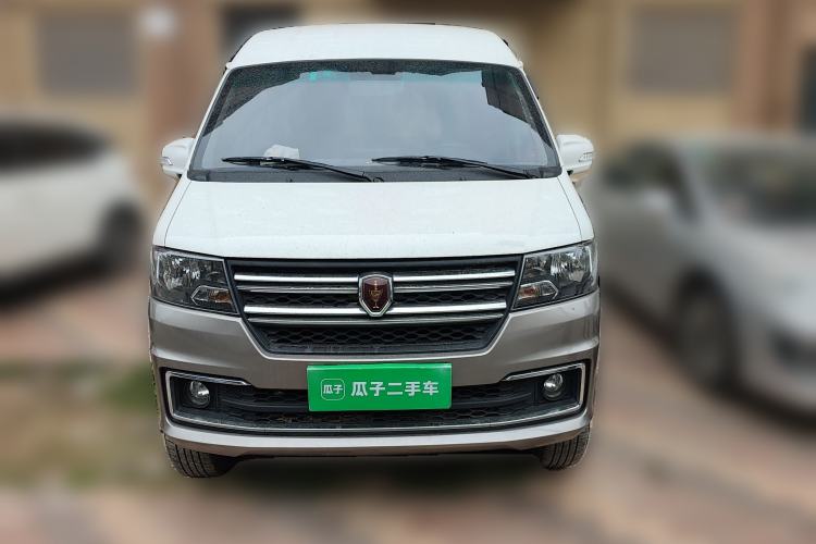 Used Jinbei New Hiace X30L 2024 Wealth Edition Passenger Vehicle 5/6/7 Seater Front