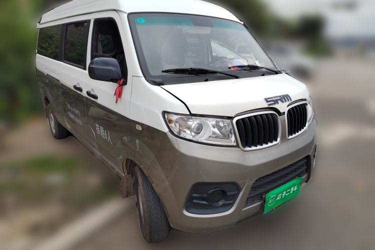 Used Jinbei New Hiace X30L 2024 Wealth Edition Passenger Van 5/6/7 Seater Front-Mounted Air Conditioning Front Right 45 Deg
