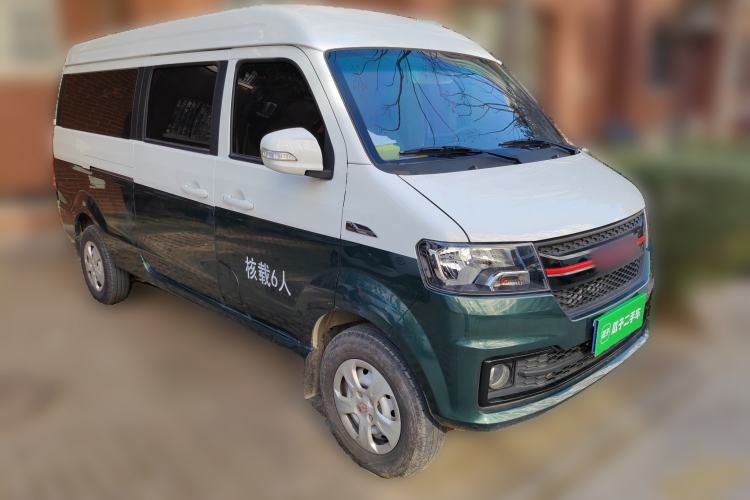 Used Jinbei New Hiace X30L 2024 Wealth Edition Passenger Vehicle 5/6/7 Seater Front Right 45 Deg