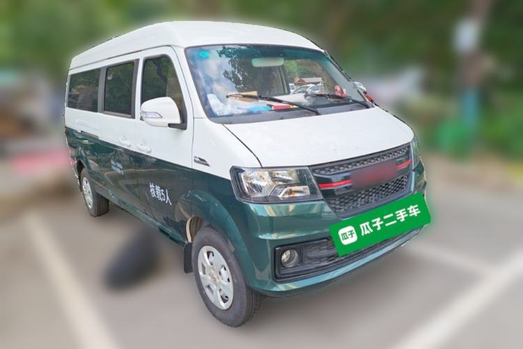 Used Jinbei New Hiace X30L 2024 Wealth Edition Passenger Vehicle 5/6/7 Seater Front Right 45 Deg