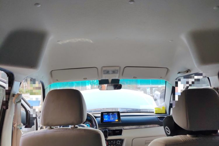 Used Jinbei New Hiace X30L 2024 Wealth Edition Passenger Vehicle 5/6/7 Seater Headliner