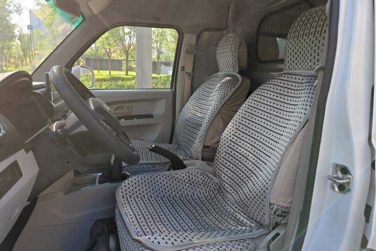Used Jinbei New Hiace X30L 2024 Wealth Edition Van 2/5 Seats Left Front Seat
