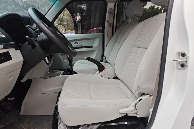 Used Jinbei New Hiace X30L 2024 Champion Edition Passenger Vehicle 5/6/7 Seats Left Front Seat