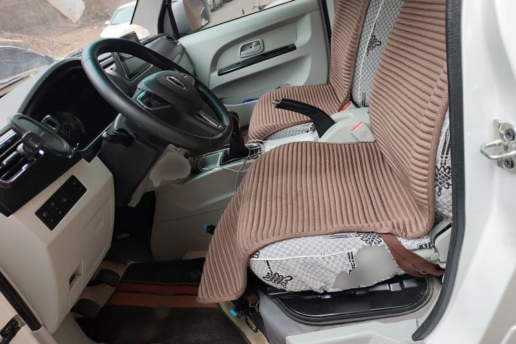 Used Jinbei New Hiace X30L 2024 Wealth Edition Passenger Vehicle 5/6/7 Seater Left Front Seat