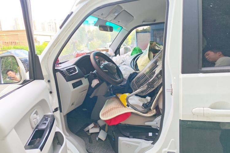 Used Jinbei New Hiace X30L 2024 Wealth Edition Passenger Vehicle 5/6/7 Seater Left Front Seat