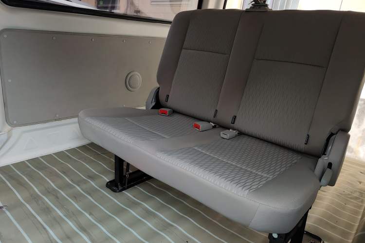 Used Jinbei New Hiace X30L 2024 Wealth Edition Passenger Vehicle 5/6/7 Seater Left Rear Seat