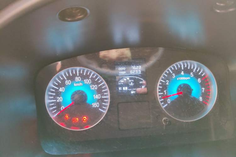 Used Jinbei New Hiace X30L 2024 Wealth Edition Passenger Vehicle 5/6/7 Seater Odometer Close Up