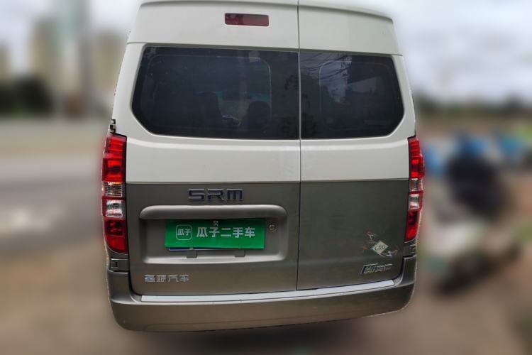 Used Jinbei New Hiace X30L 2024 Wealth Edition Passenger Van 5/6/7 Seater Front-Mounted Air Conditioning Rear