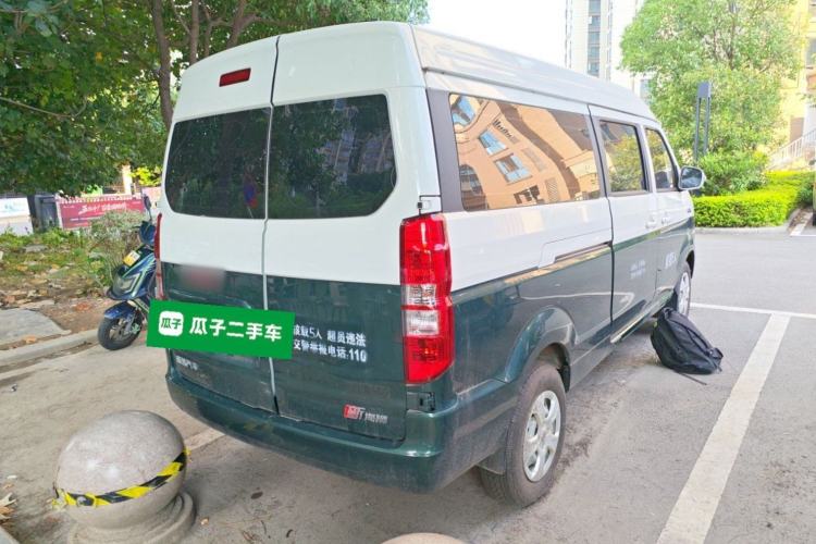 Used Jinbei New Hiace X30L 2024 Wealth Edition Passenger Vehicle 5/6/7 Seater Rear Right 45 Deg