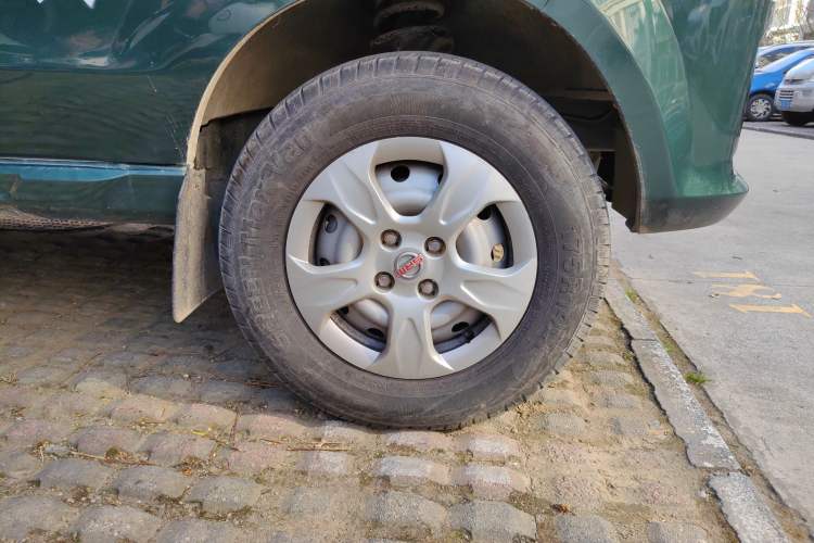 Used Jinbei New Hiace X30L 2024 Wealth Edition Passenger Vehicle 5/6/7 Seater Right Front Wheel Hub