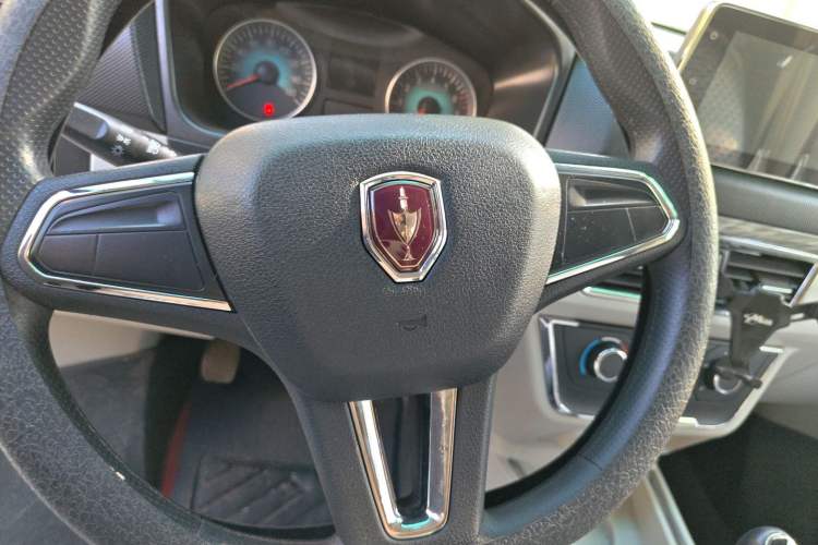 Used Jinbei New Hiace X30L 2024 Wealth Edition Van 2/5 Seats Steering Wheel