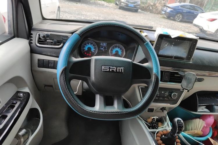 Used Jinbei New Hiace X30L 2024 Champion Edition Coach 5/6/7-Seater with Central Air Conditioning Steering Wheel